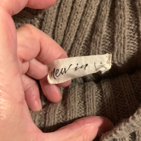 Super cozy size L sweater - Picture 2 of 6